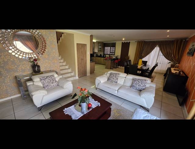 3 BEDROOM HOUSE FOR SALE IN SAFARI GARDENS